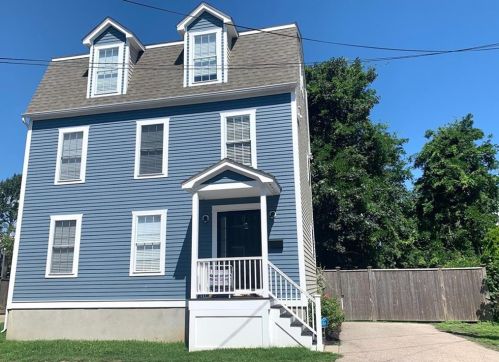 5 Sharon Ct, Middletown, RI 02840-3933