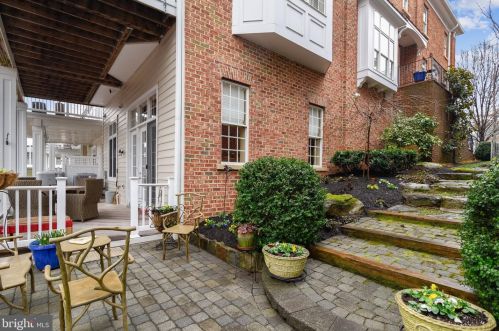 18267 Mullfield Village Ter, Leesburg, VA 20176-7466