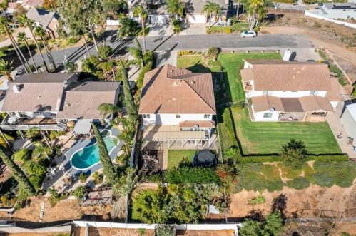 14289 Meadowlands Dr, Riverside CA  92503-9740 exterior