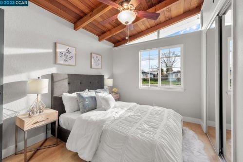 2248 Huron Dr, Concord CA  94519-2033 exterior