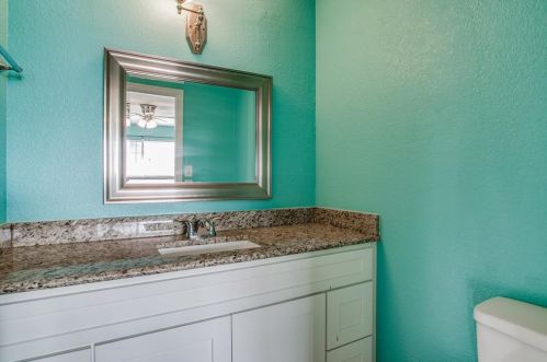 1726 Southampton Dr, Carrollton TX 75007-2623 exterior