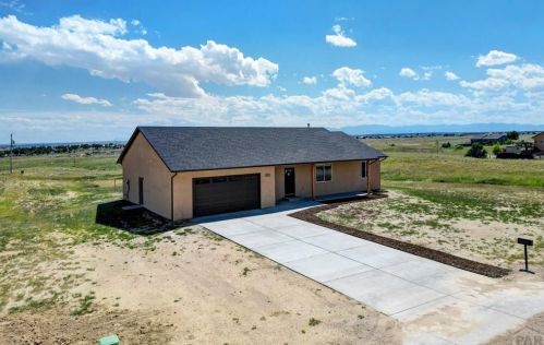 1518 Ithaca Dr, Pueblo CO  81007-2348 exterior