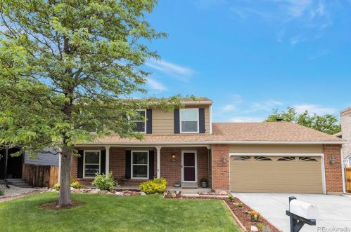 1231 Kittredge St, Denver, CO 80017-4011