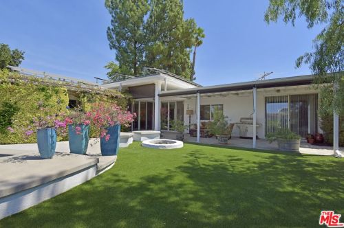 3141 Voltaire Dr, Topanga, CA 90290-4478