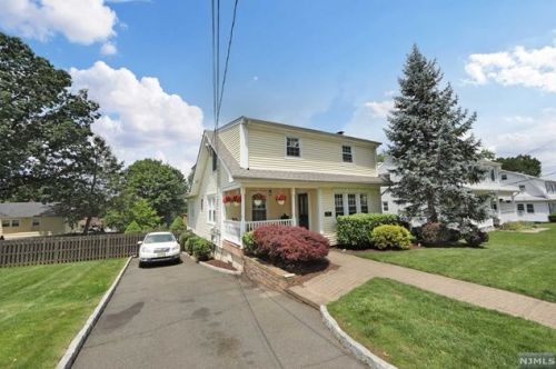97 Elizabeth St, Oradell, NJ 07649-2606