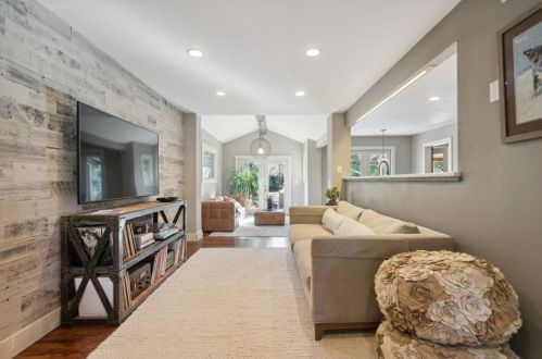 1615 Fama Dr, Atlanta GA  30329-3311 exterior
