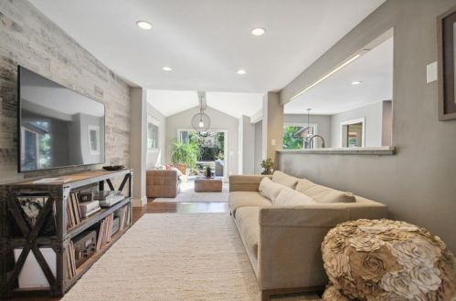 1615 Fama Dr, Atlanta GA  30329-3311 exterior