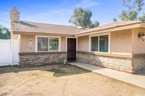 18649 Kross Rd, Riverside, CA 92508-8832