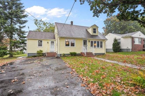 17 Kennedy Dr, Providence, RI 02904-5607