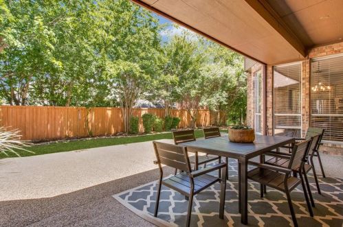 6309 Dysart Cir, Dallas TX  75214-5605 exterior