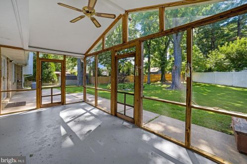 14604 Cobblestone Dr, Silver Spring MD 20905-5807 exterior