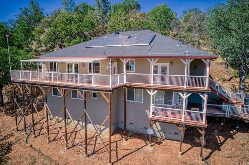 17249 Knollview Dr, Middletown, CA 95467-8077