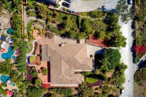 2409 Andersen Ln, Vista, CA 92084-5842