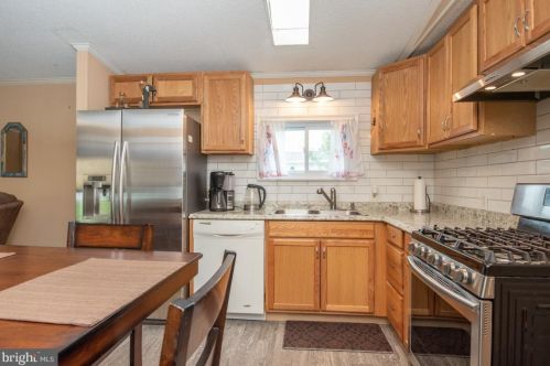 115 Dovefield Dr, Lancaster PA  17603-4687 exterior