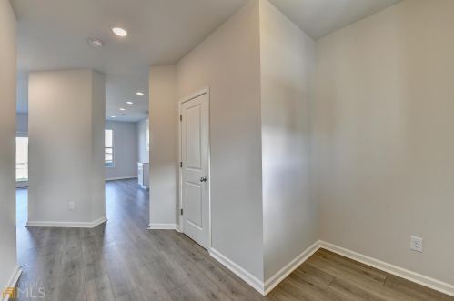 2970 Cottage Ln, Atlanta, GA 30337-2614