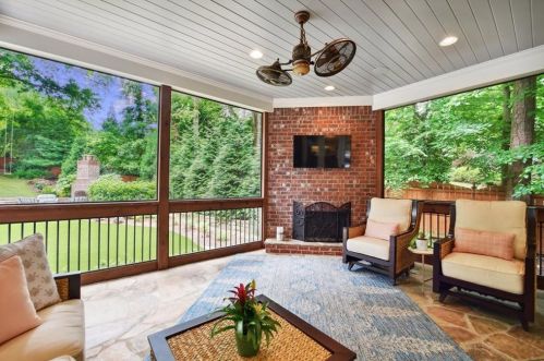 4239 Carmain Dr, Atlanta GA  30342-3504 exterior