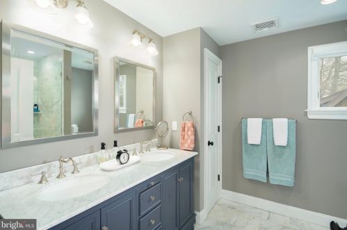 308 Linden Ave, Tavistock NJ 08033-2519 exterior