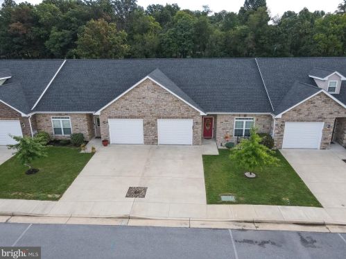 289 Baltusrol Dr, Charles Town, WV 25414-6300