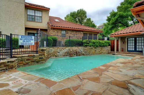 6505 Hickock Dr, Fort Worth TX  76116-2199 exterior