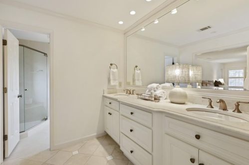 230 Cameron Rdg Dr, Atlanta GA  30328-4709 exterior