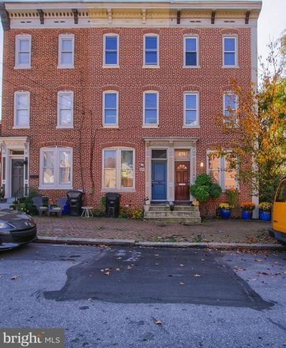 277 Hamilton St, Harrisburg, PA 17102-2324