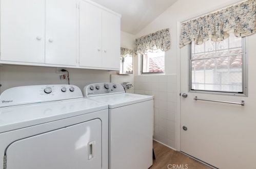 1547 El Miradero Ave, Glendale CA  91201-1203 exterior