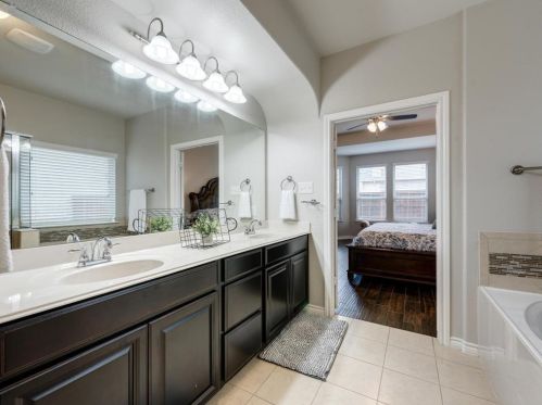 8753 Running River Ln, Fort Worth TX  76131-3373 exterior