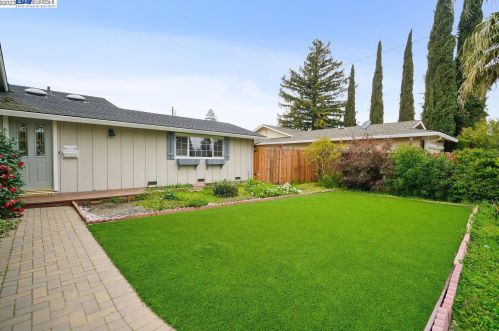 881 Litwin Dr, Concord, CA 94518-3426