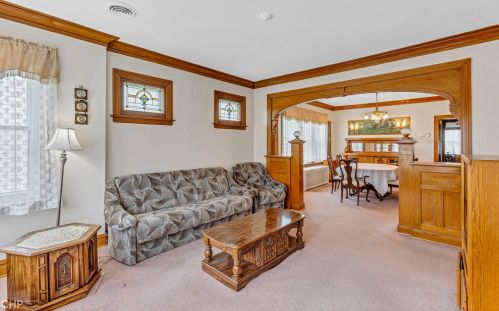 4824 Keeler Ave, Chicago, IL 60630-2712
