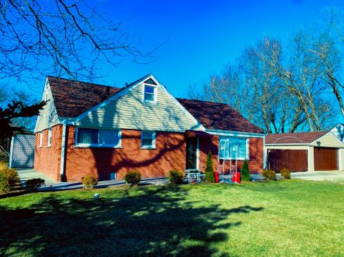 96 Fox Ln, Wheeling, IL 60090-6414