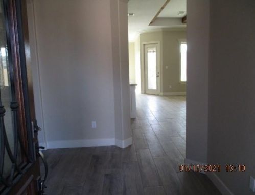 810 Oak Ridge Dr, Angleton, TX 77515-9130
