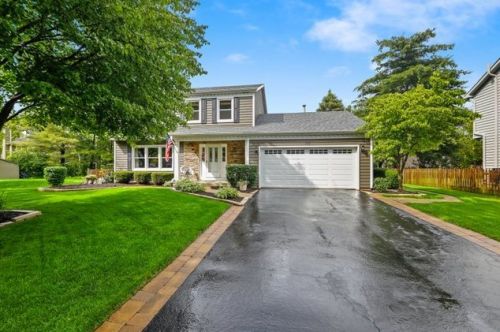105 Ardley Ct, Naperville, IL 60565-3250