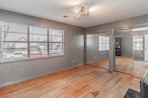 1304 Tucker St, Fort Worth TX  76104-2140 exterior