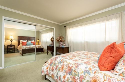 1629 Heather Ridge Dr, Glendale CA  91207-1035 exterior