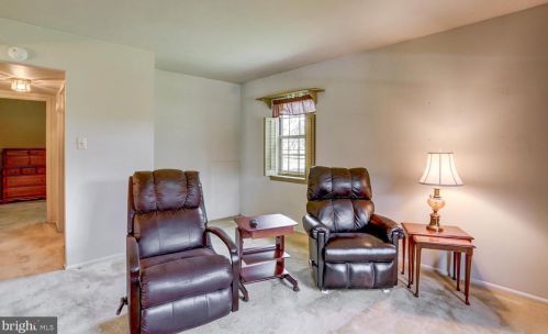 45 Valleybrook Dr, Lancaster PA  17601-4612 exterior