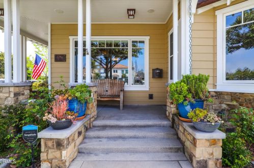 1746 Main St, Huntington Beach CA  92648-2723 exterior