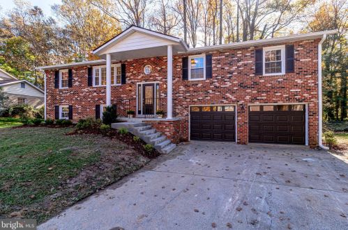 9635 Ironmaster Dr, Springfield, VA 22015-4121