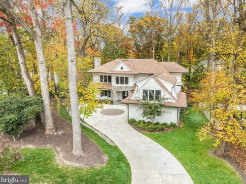 7004 River Oaks Dr, Mc Lean, VA 22101-1522