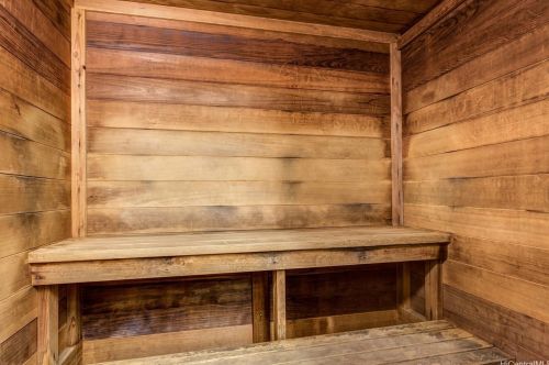 2240 Kuhio Ave, Honolulu HI  96815-2898 exterior