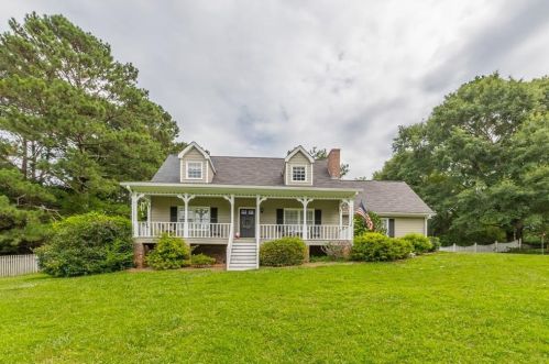 1758 Rangewood Dr, Lilburn, GA 30047-4519
