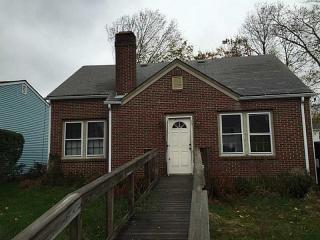 18 Spofford Ave, Warwick, RI 02888-1815