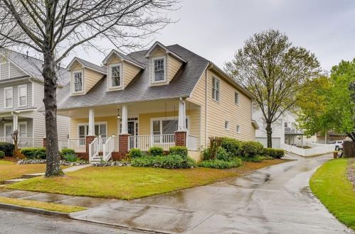 2126 Adams Dr, Atlanta, GA 30318-1960