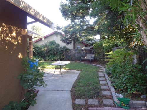 195 Bighorn Ct, Vacaville CA  95687-3438 exterior