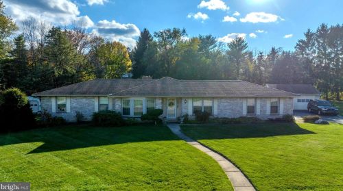 2370 Sutton Rd, York, PA 17403-5134
