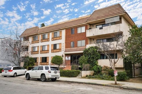 7442 Hazeltine Ave, Van Nuys, CA 91405-1482