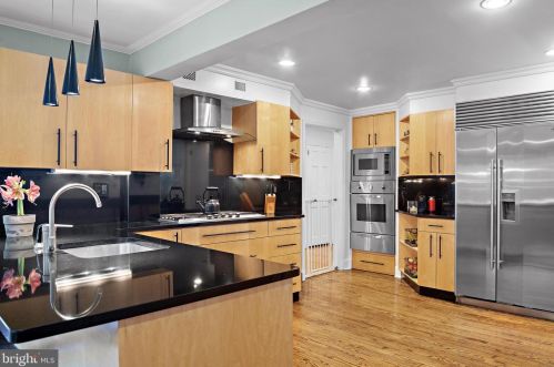 69 Laurel Rd, Princeton NJ 08540-2708 exterior