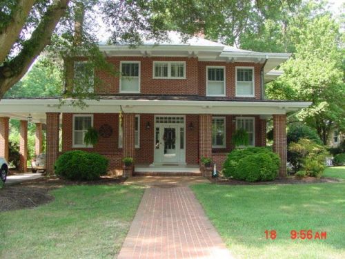 402 5th Ave, Kenbridge, VA 23944-2046