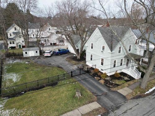 86 Grove St, Dover NH  03820-3029 exterior