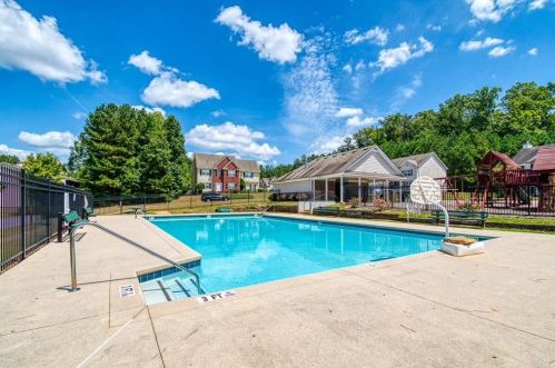 4988 Lower Elm St, Atlanta GA  30349-1688 exterior