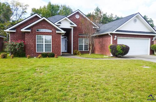 305 Wilmington Dr, Warner Robins, GA 31088-9025